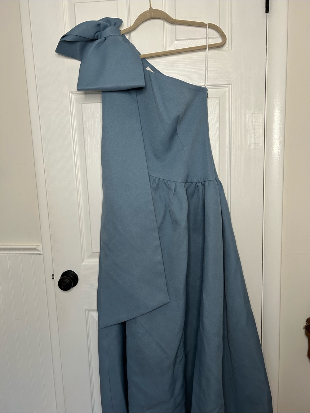Elliatt Liesel One Shoulder Dress - Picture 3 of 16